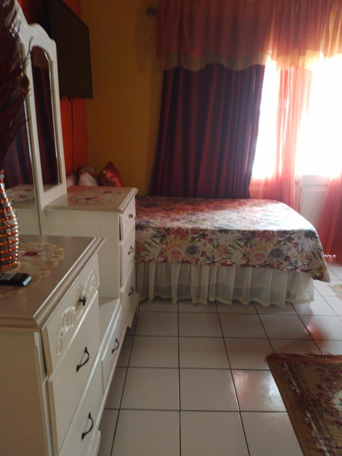 Pink Hibiscus Bed And Breakfast Montego Bay Exteriör bild
